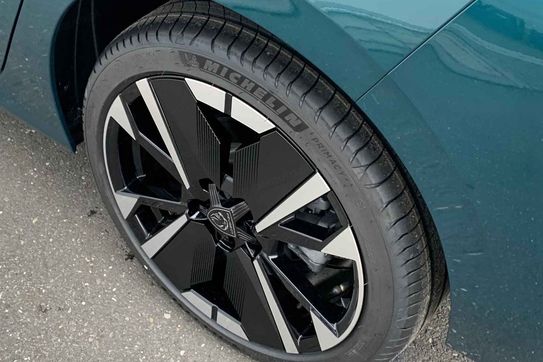 Peugeot 308 GT S&S e-DCS6 1.2 mHEV
