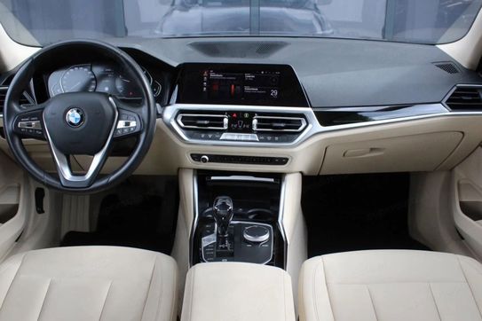 BMW Seria 3 318d Advantage aut