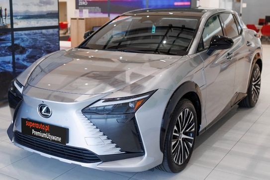 Lexus RZ 450e Omotenashi DIRECT4