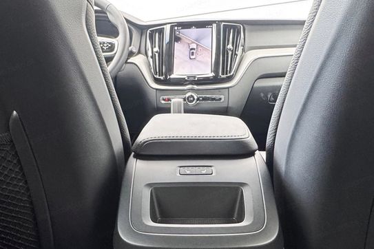 Volvo XC60 B5 B AWD Plus Dark