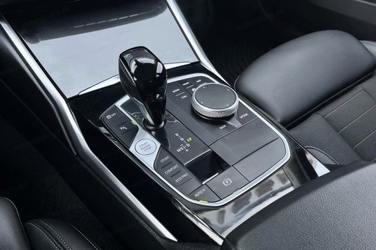 BMW Seria 3 Touring 320d xDrive Sport Line