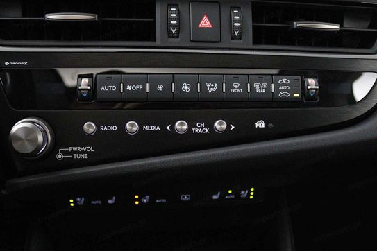 Lexus ES 300h Prestige