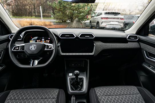 MG ZS 1.5  Standard MT