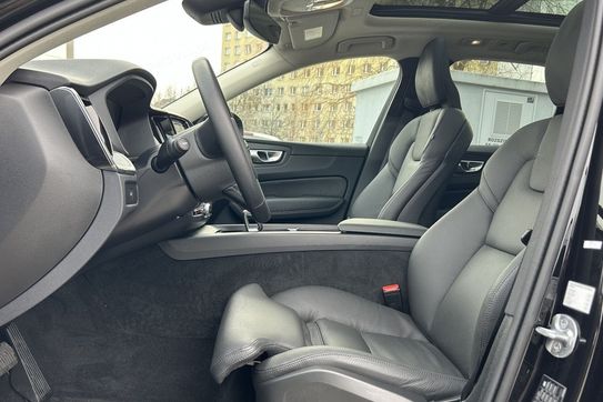 Volvo XC60 B5 B AWD Plus Dark