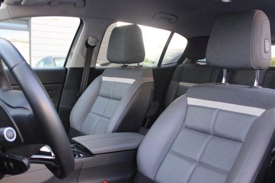 Citroen C5 Aircross PureTech Business + EAT8