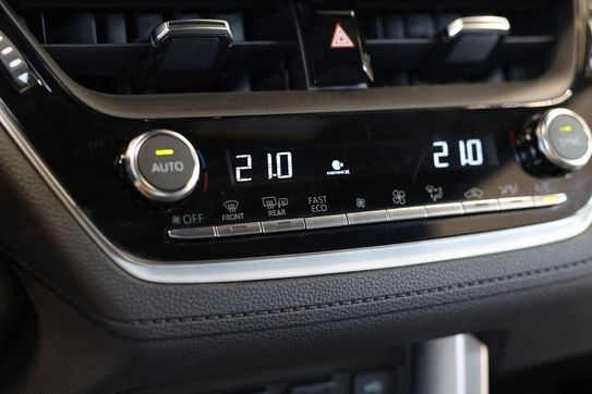 Toyota Corolla Cross 2.0 Hybrid Executive AWD