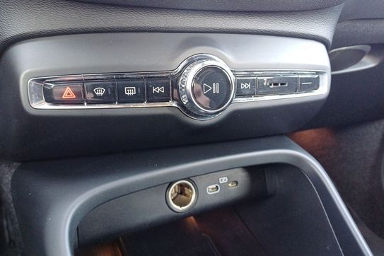 Volvo XC40 B3 Plus Dark