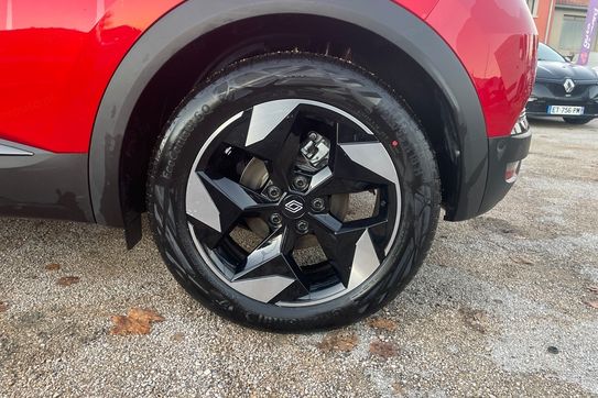 Renault Captur Techno 1.6 E-Tech Hybrid AT