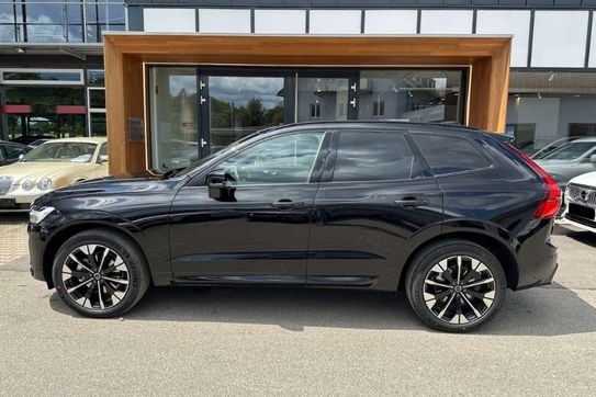 Volvo XC60 B5 AWD Ultra Dark