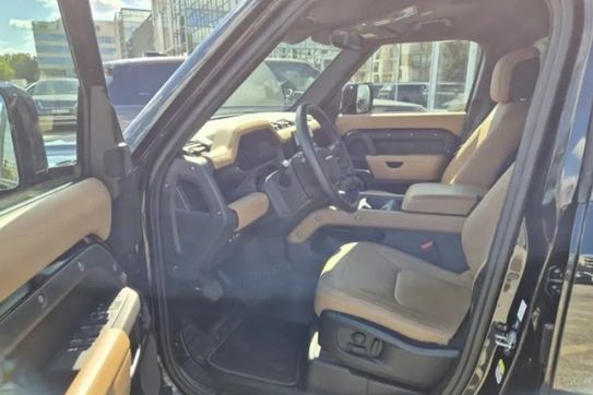 Land Rover Defender 110 D250 X-Dynamic HSE