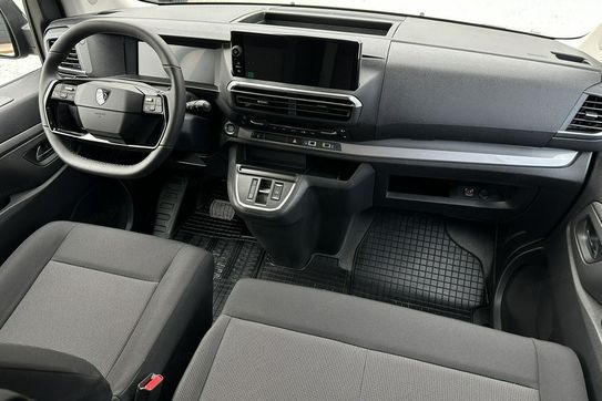 Peugeot Traveller Long L2H1 AT