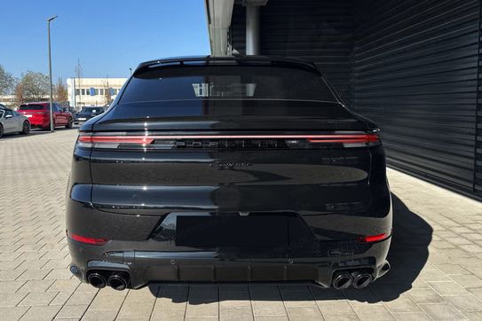 Porsche Cayenne Coupe E-Hybrid Black Edition