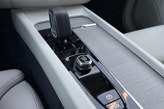 Volvo XC60 B5 B AWD Plus Dark