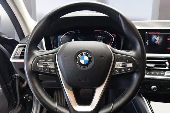 BMW Seria 3 Touring 320d xDrive Sport Line