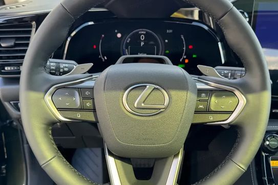 Lexus NX 450h+ Omotenashi AWD