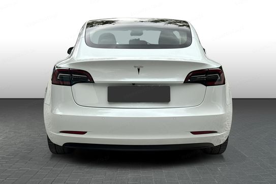 Tesla Model 3 RWD