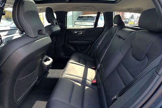 Volvo V60 B4 B Plus Dark