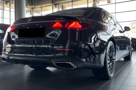 Mercedes E Klasa 200 4-Matic AMG