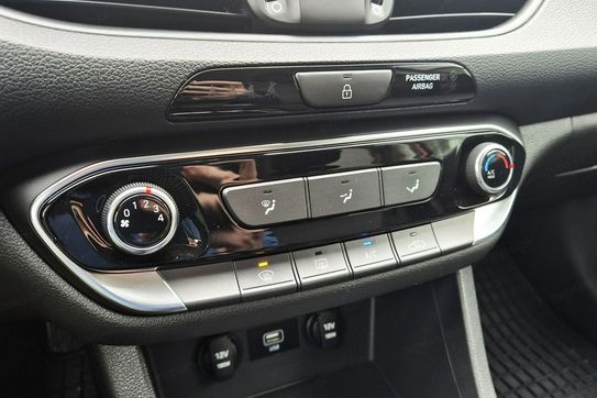 Hyundai i30 1.5 t-Gdi 48V-Hybrid Intro