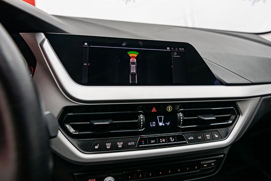 BMW Seria 1 118i Advantage aut