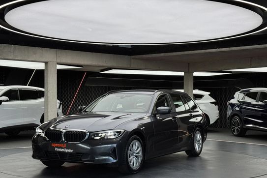 BMW Seria 3 318i aut