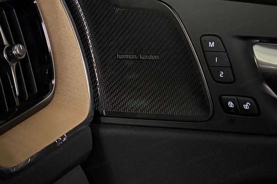 Volvo XC60 B5 AWD Plus Dark