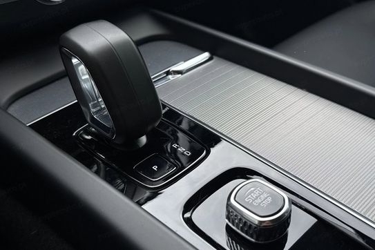 Volvo XC60 B5 B AWD Plus Dark