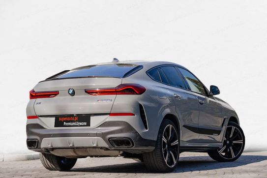 BMW X6 M50i
