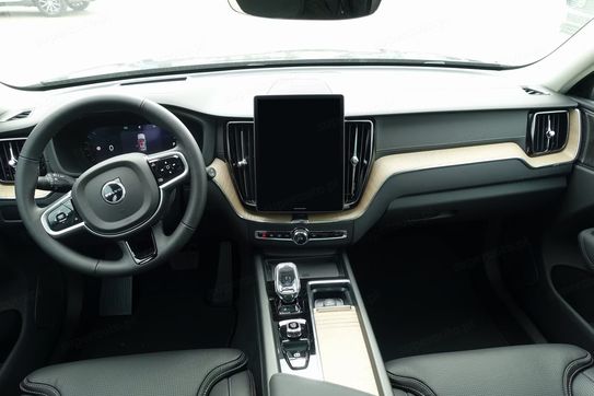 Volvo XC60 B5 B AWD Ultra Dark