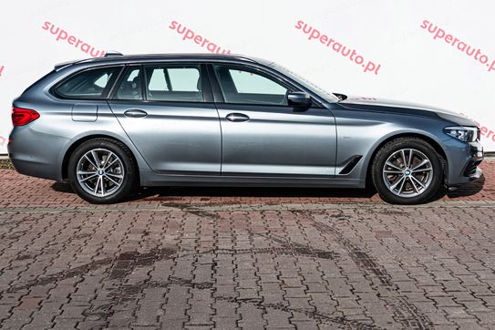 BMW Seria 5 520d xDrive Sport Line