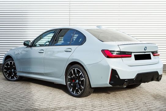 BMW Seria 3 330e xDrive M Sport