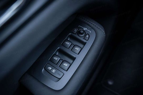 Volvo XC60 B5 AWD Ultra Black Edition