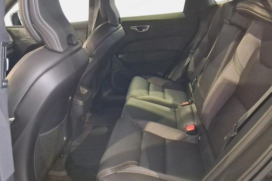 Volvo XC60 B5 B AWD Plus Dark