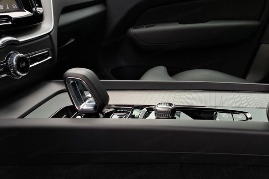 Volvo XC60 T6 Plug-In Hybrid AWD Plus Dark