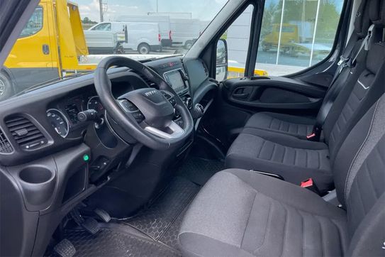 Iveco Daily 35S18 Kontener 8EP + Winda