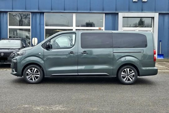 Peugeot Traveller Long L2H1 Business VIP EAT8