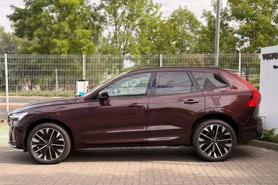 Volvo XC60 B5 B AWD Ultra Dark