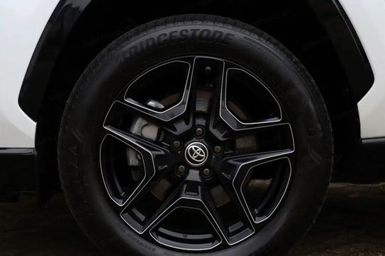 Toyota RAV4 GR Sport 2.5 Hybrid Dynamic Force