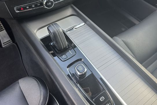Volvo XC60 B4 B R-Design