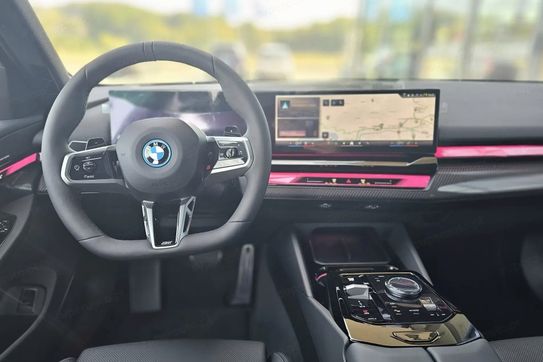 BMW Seria 5 530e xDrive M Sport