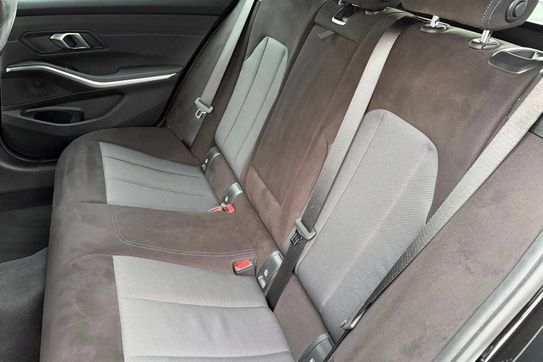 BMW Seria 3 330i xDrive M Sport sport-aut