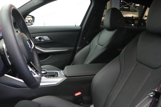 BMW Seria 3 330e xDrive M Sport