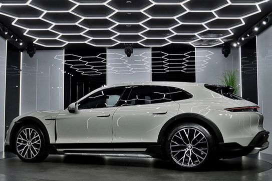 Porsche Taycan Turbo Cross Turismo