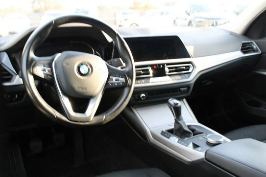BMW Seria 3 318i