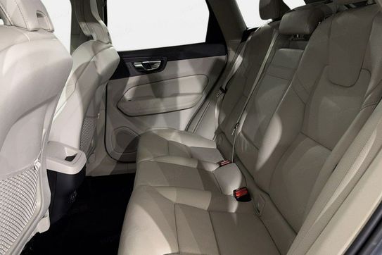 Volvo XC60 B4 D Momentum