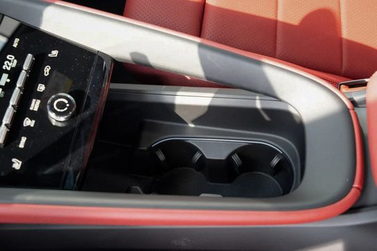 Porsche Macan 4