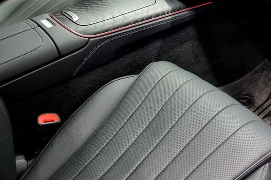 Mercedes Klasa E 220 d 4-Matic AMG