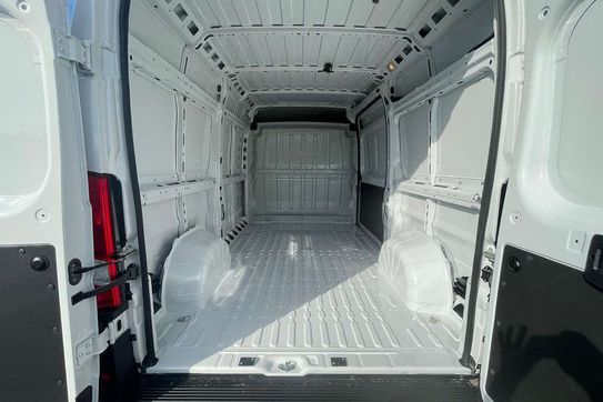 Peugeot Boxer Heavy L2H2 AT8