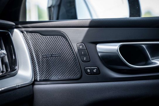 Volvo XC60 B5 AWD Ultra Black Edition
