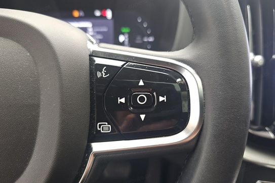 Volvo XC60 T8 Plug-In Hybrid AWD Ultimate Dark